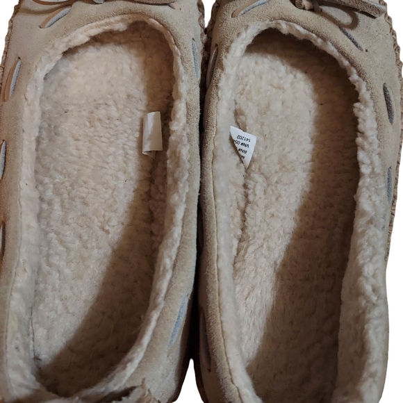 L.L.Bean Hearthside Suede Sherpa Lined Moccasins - Picture 6 of 12